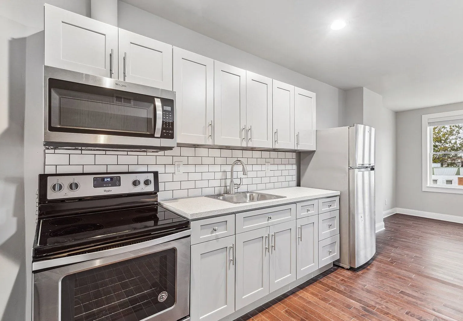2 bed, 1.0 bath, 900 sqft, $1,250 — Photo 1