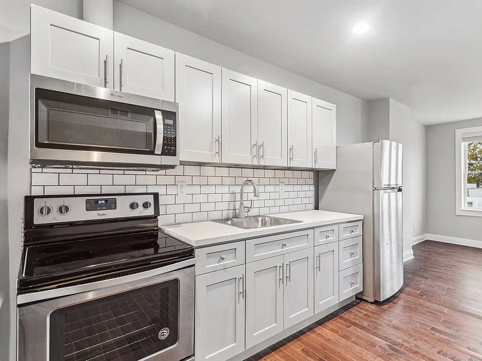 2928 W Oxford St #3