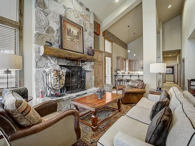 7580 Royal St E #33 — Photo 3