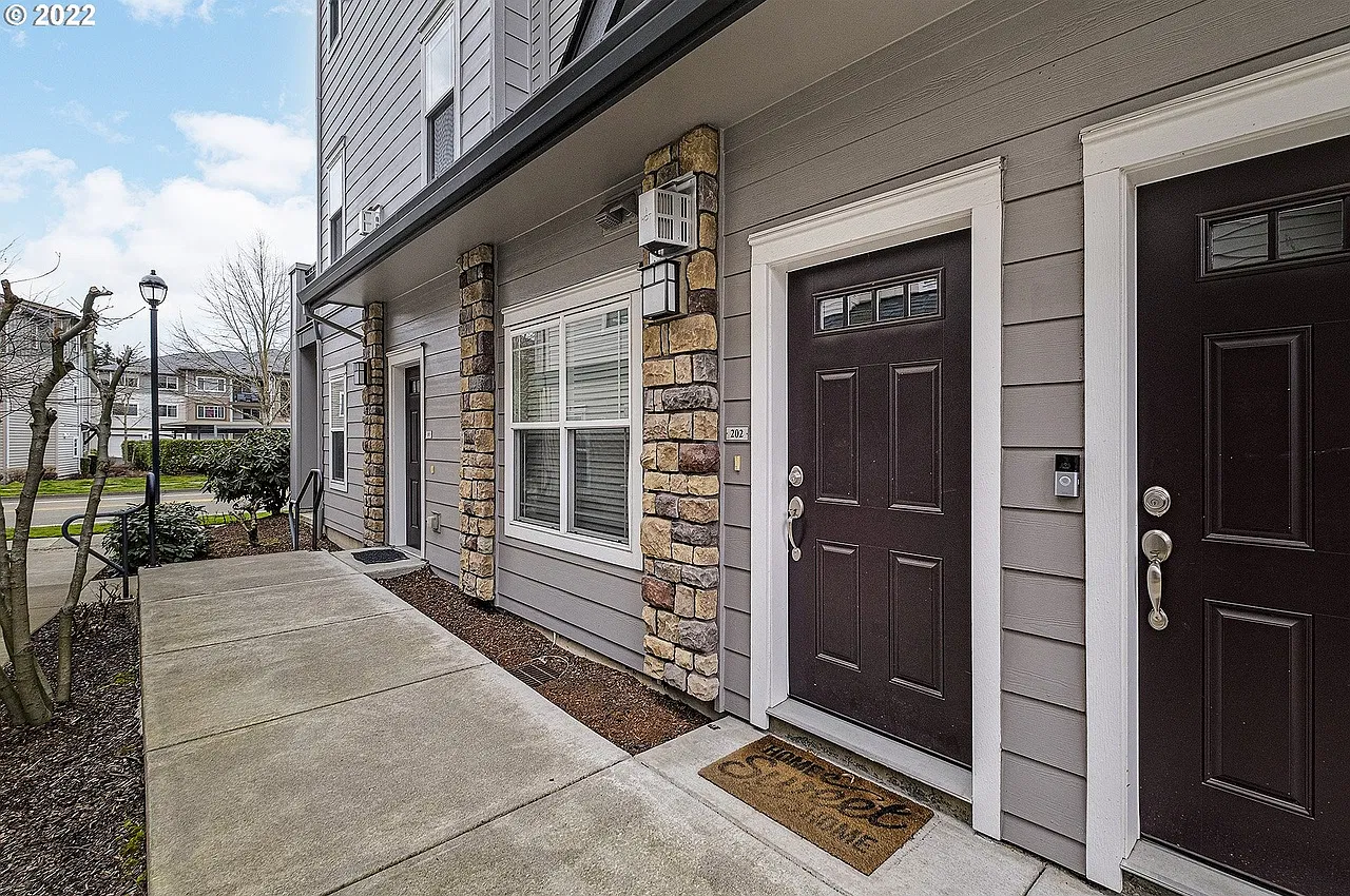 10829 NE Red Wing Way — Photo 2