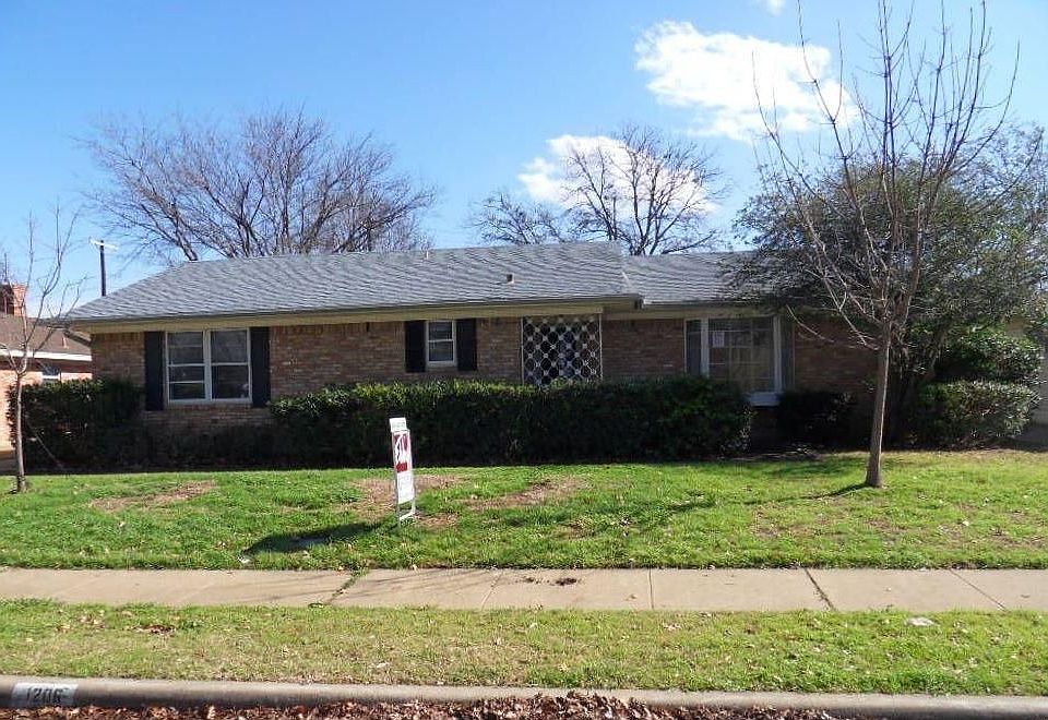1st image of 1206 Lexington Dr