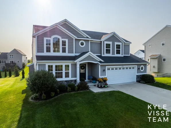 556 Highlander Dr NE, Rockford, MI 49341