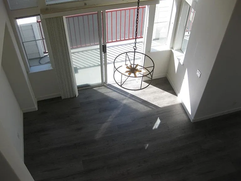 555 Shoal Cir — Photo 9