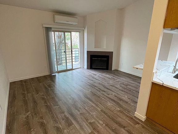 2nd image of 2833 Cadiz St APT 8
