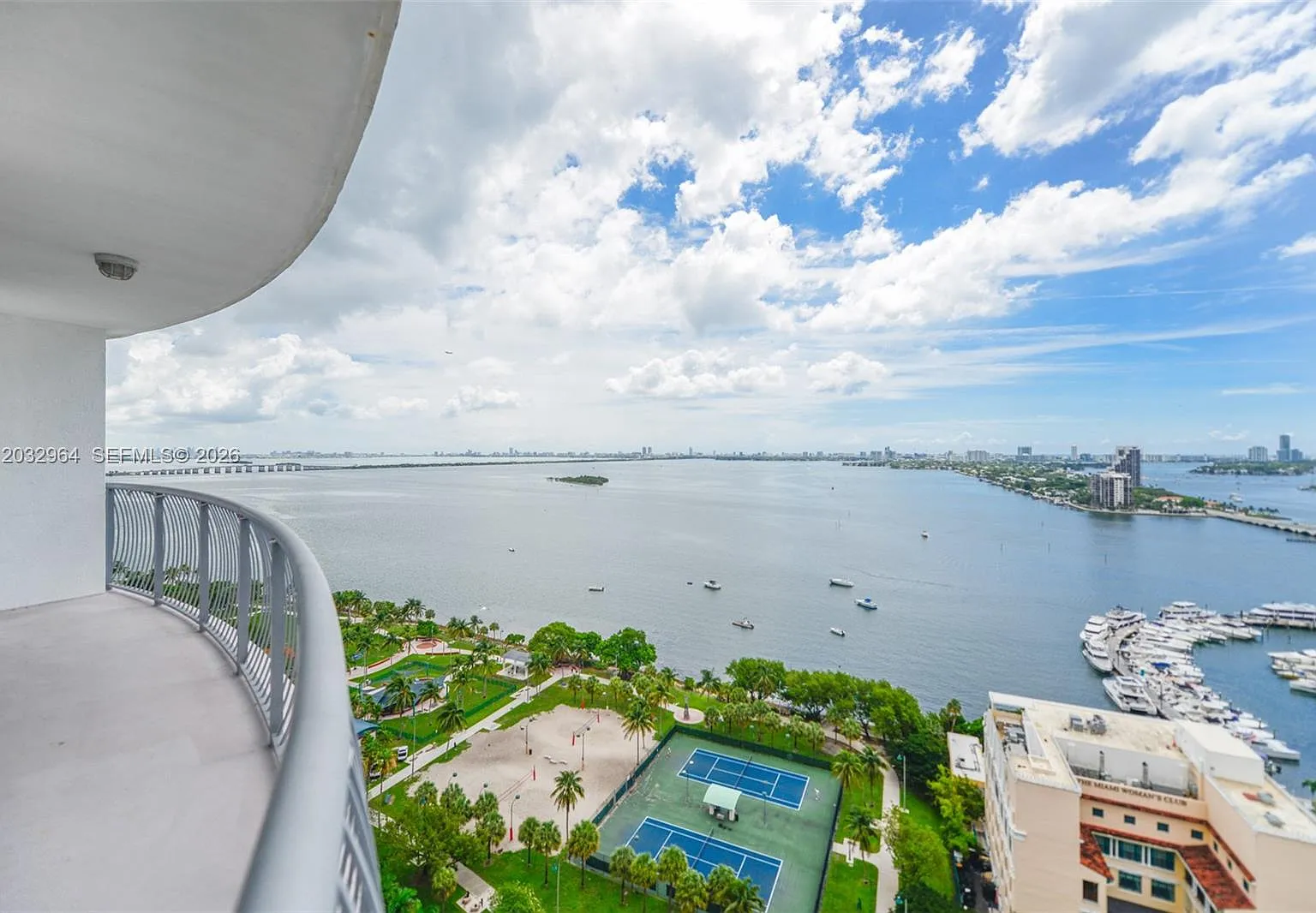 Opera Tower Condo — Photo 1