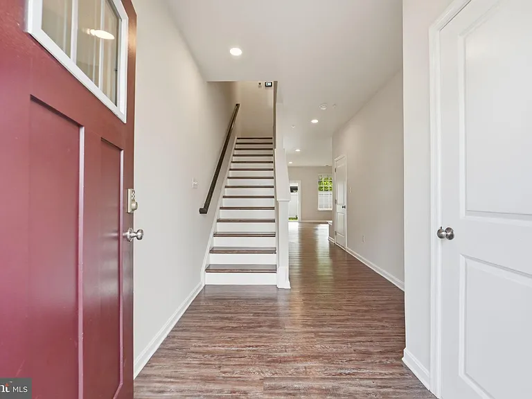 1806 Kellington Ct — Photo 3