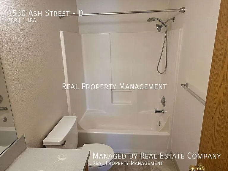 1530 Ash St #D — Photo 15