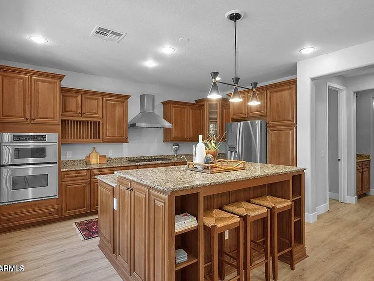 4590 E Waterman St — Photo 12