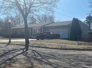 206 Hi Mount Cir, Lansing, MI 48906