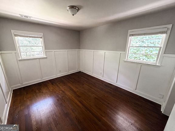 4th image of 2336 Nesbitt Dr NE