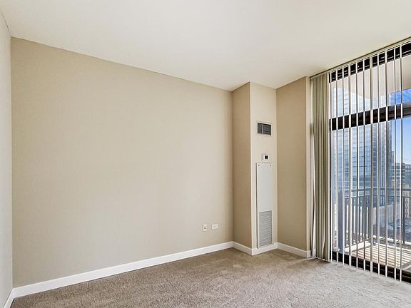 5th image of 1322 S Prairie Ave #14B