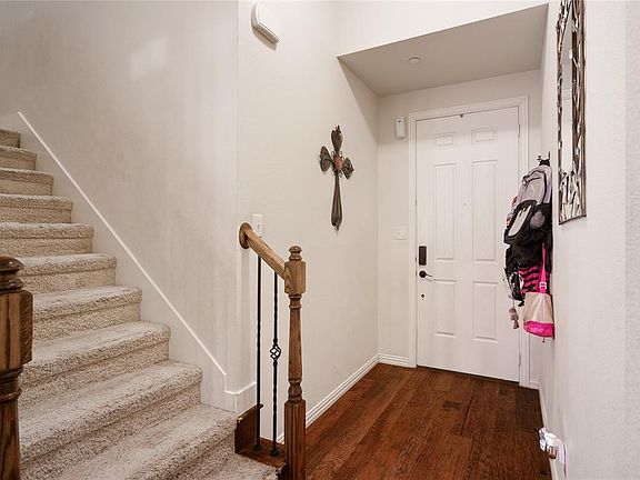 4th image of 422 Teague Dr