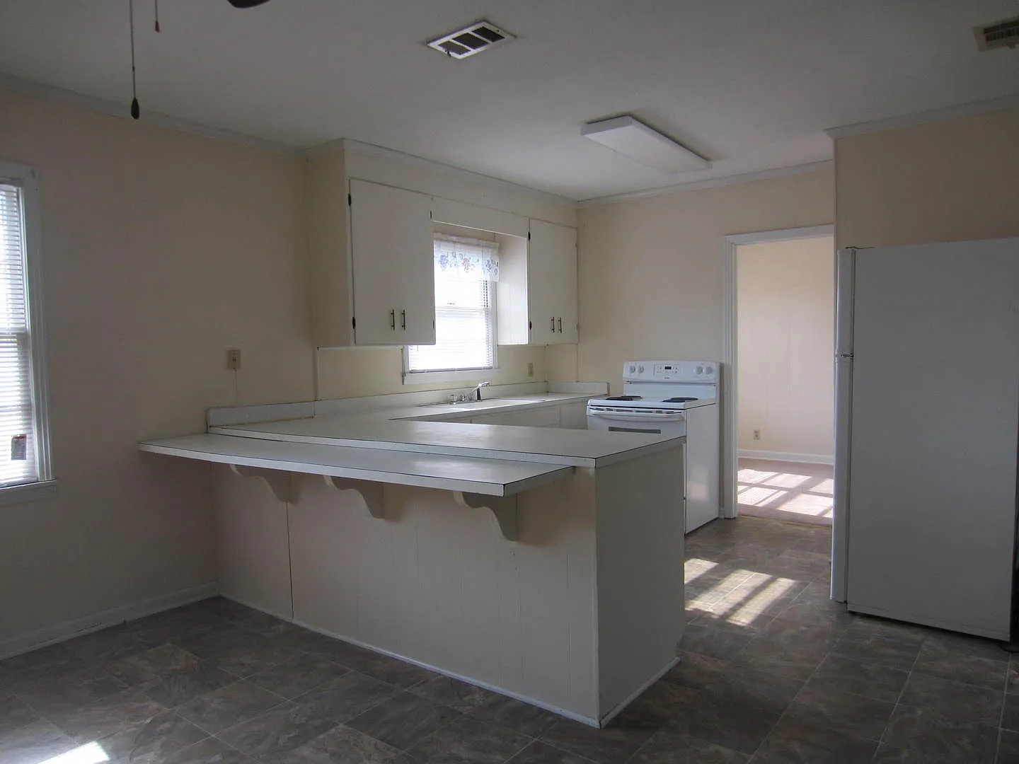 Three Bedroom Home for Rent in Hahira, GA — Photo 3