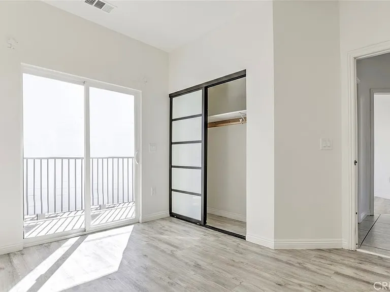 14328 Gilmore St #5 — Photo 20