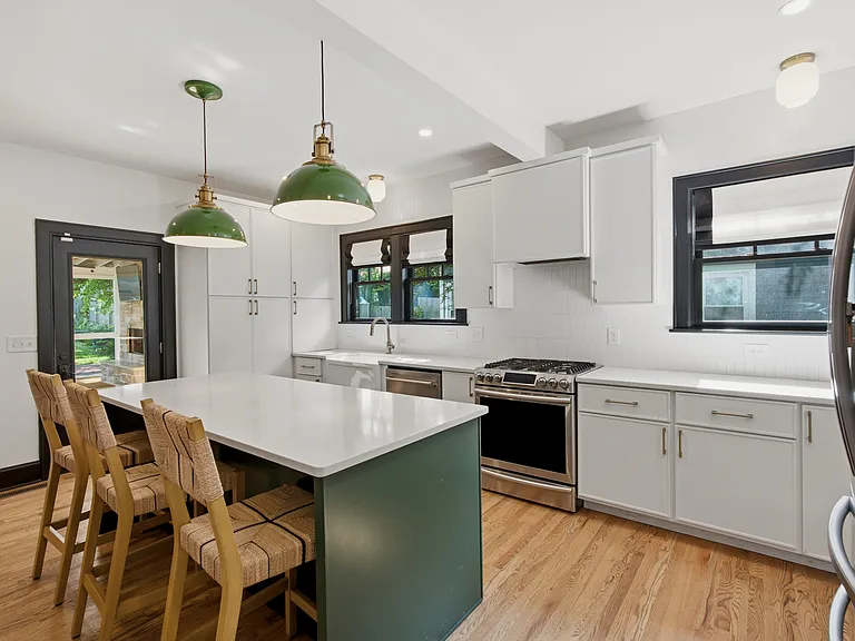 1043 Sharpe Ave — Photo 11
