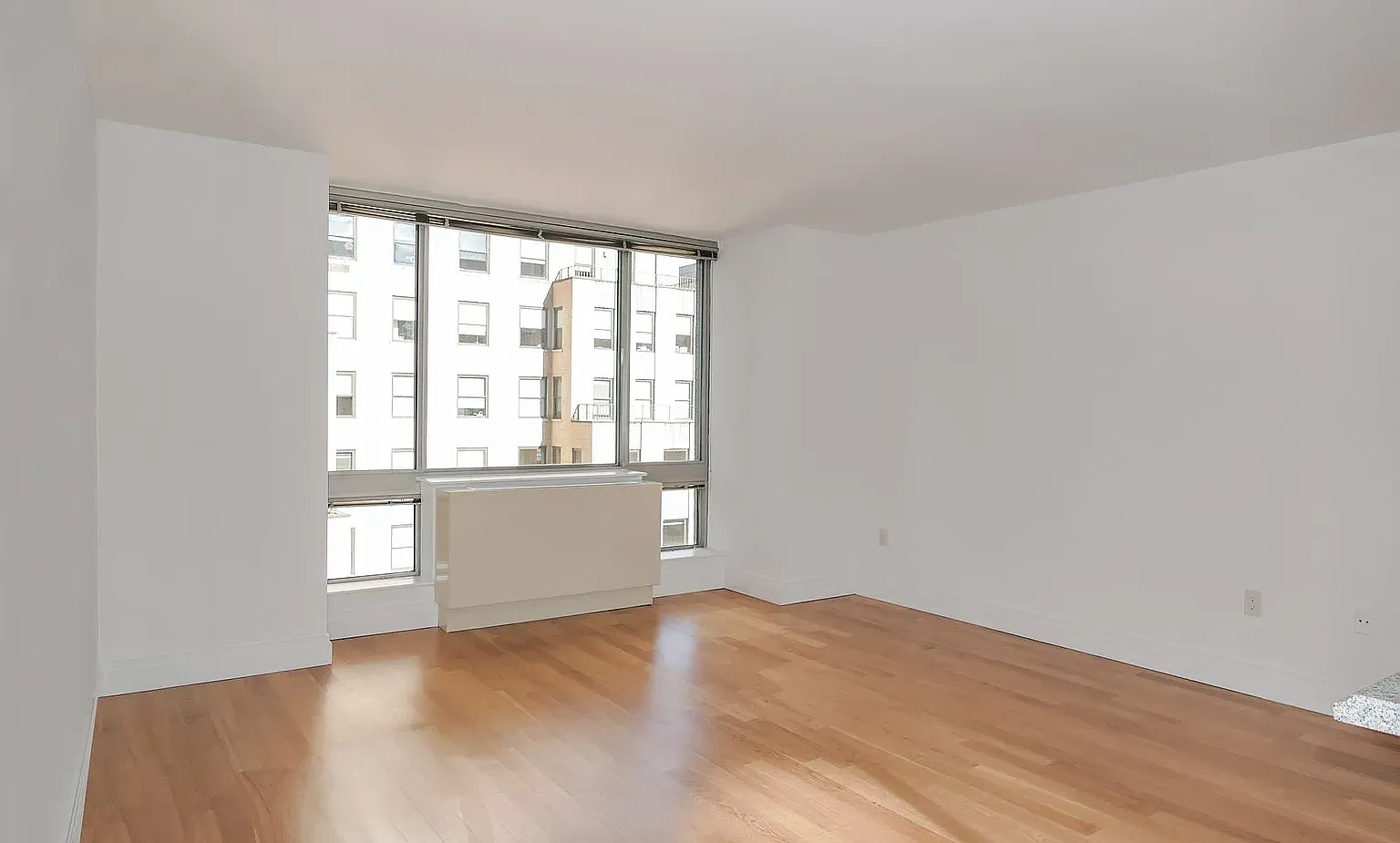 150 East 44th Street — Photo 2