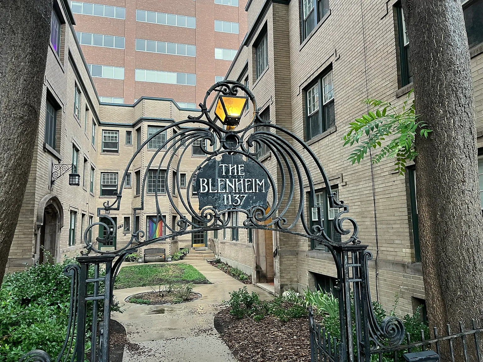 2 bed, 711 sqft, $1,375 — Photo 2