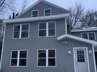 1556 2nd St #2, Rensselaer, NY 12144