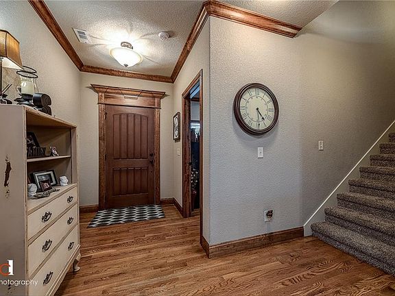 2nd image of 3505 NE Oaktrace Ave