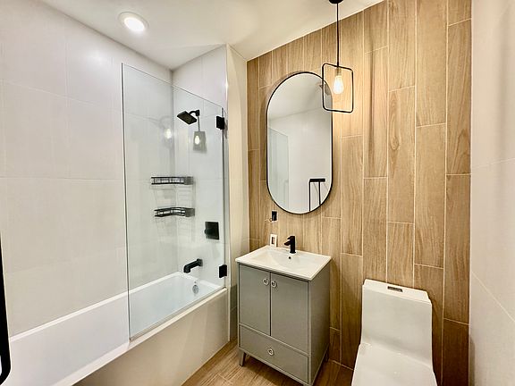 2nd image of 172 New York Ave #1RIGHT