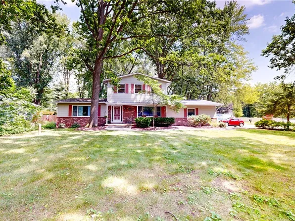 4237 Springdale Rd, Uniontown, OH 44685