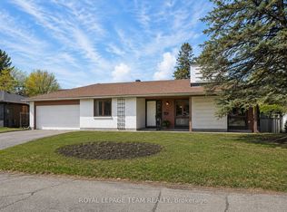 21 Lindhurst Cres, Ottawa, ON K2G 0T8