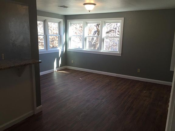 3rd image of 814 S Jefferson St APT B