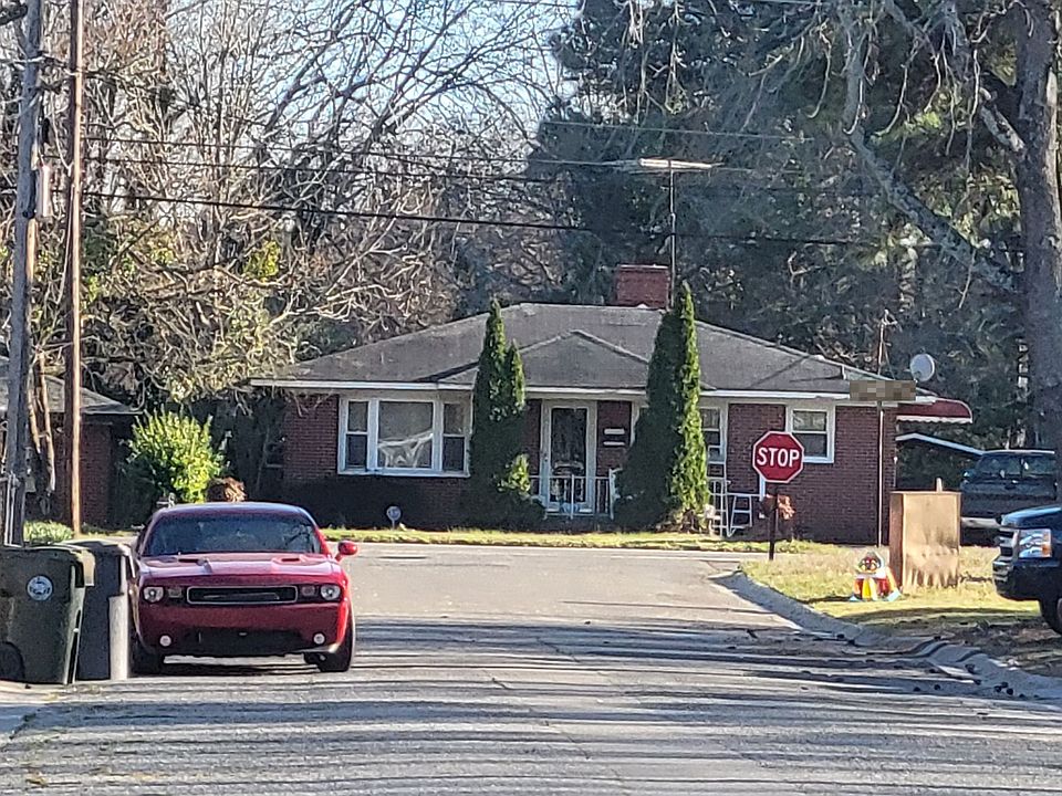 1st image of 216 Wayne Ave