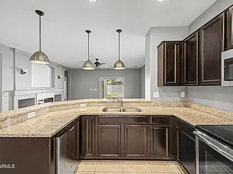 1502 W Alder Rd — Photo 7