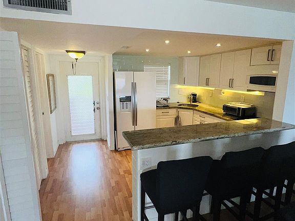 4th image of 9540 Sunrise Lakes Boulevard #308