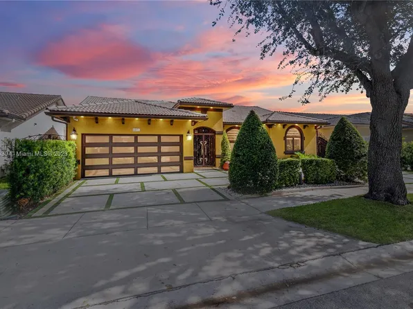 8801 NW 142nd St, Miami Lakes, FL 33018