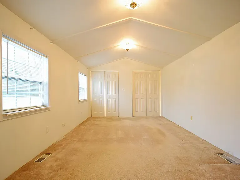 124 Garysburg Cir — Photo 11