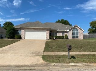 8312 E Lansing St S, Broken Arrow, OK 74014