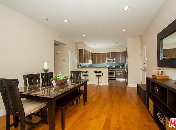 2nd image of 1235 Granville Ave #Penthouse 4