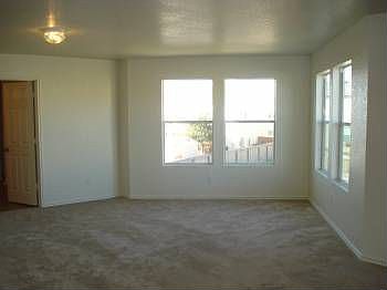 5th image of 419 Orchard Willow