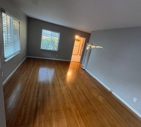 3rd image of 36 Euclid Ave #36
