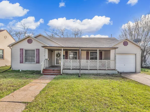 704 E McLennan Ave, Mart, TX 76664