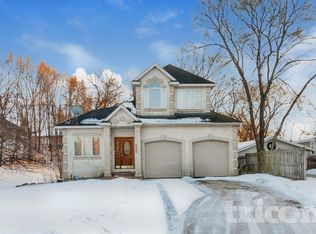 2296 Highwood Ave E, Maplewood, MN 55119