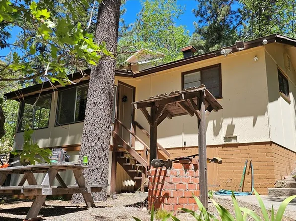 32800 Willow Ln, Running Springs, CA 92382