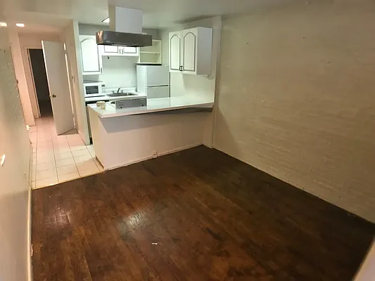 Rented by Roi Lidor, LREB | media 3