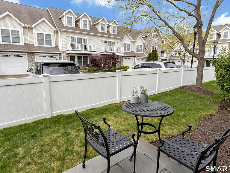 39 Maple Tree Ave #21 — Photo 17