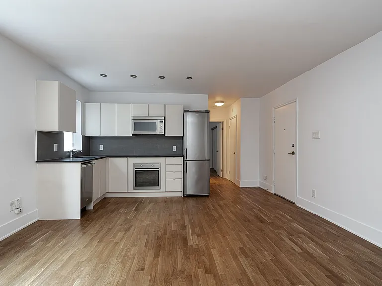 83 Isabella St — Photo 13