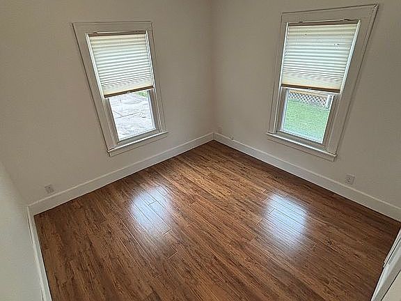 5th image of 614 4th St