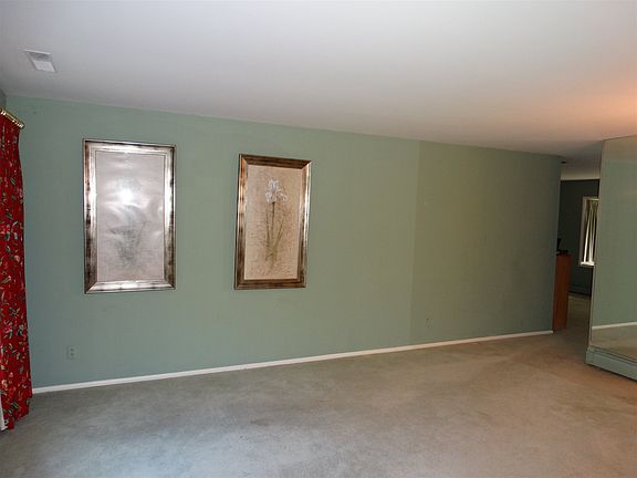 3rd image of 2320 E Mulberry St