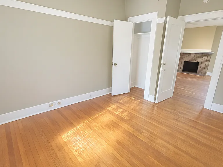 1115 W 22nd St #1/2 — Photo 9