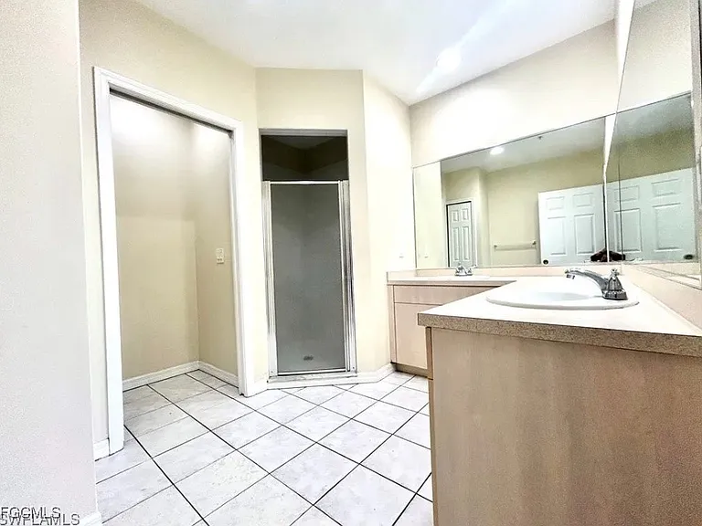 909 SW 47th Ter #201 — Photo 21