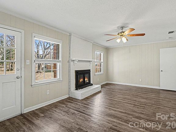 5th image of 3220 Cross Winds Rd