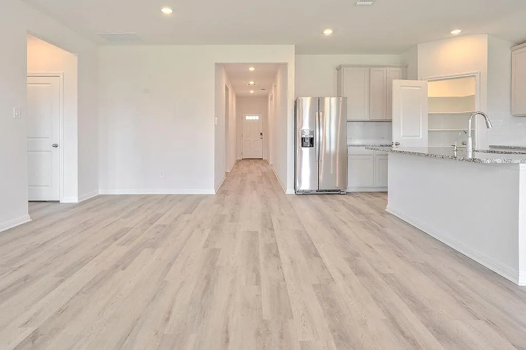 3 bed, 2.0 bath, 1540 sqft, $1,950 — Photo 2
