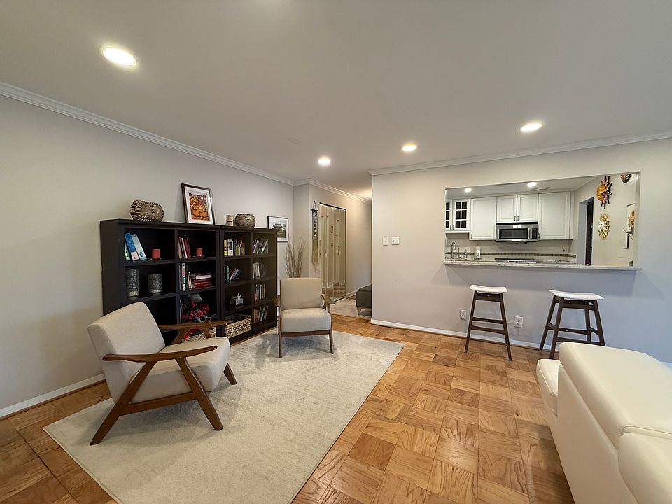 Sitting area/Breakfast area