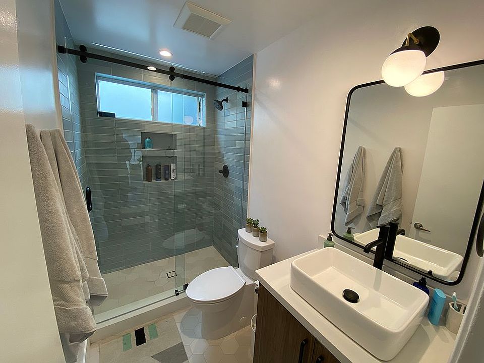 1st image of 12724 Caswell Ave APT 3